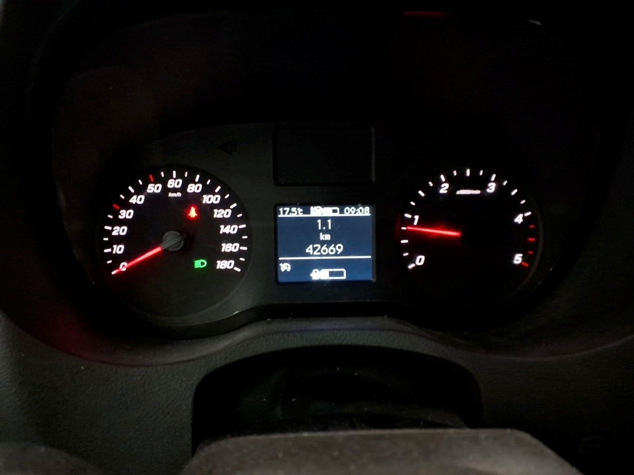 Fahrzeugabbildung Mercedes-Benz Sprinter 317 CDI 3665 Klima Kamera SHZ MBUX