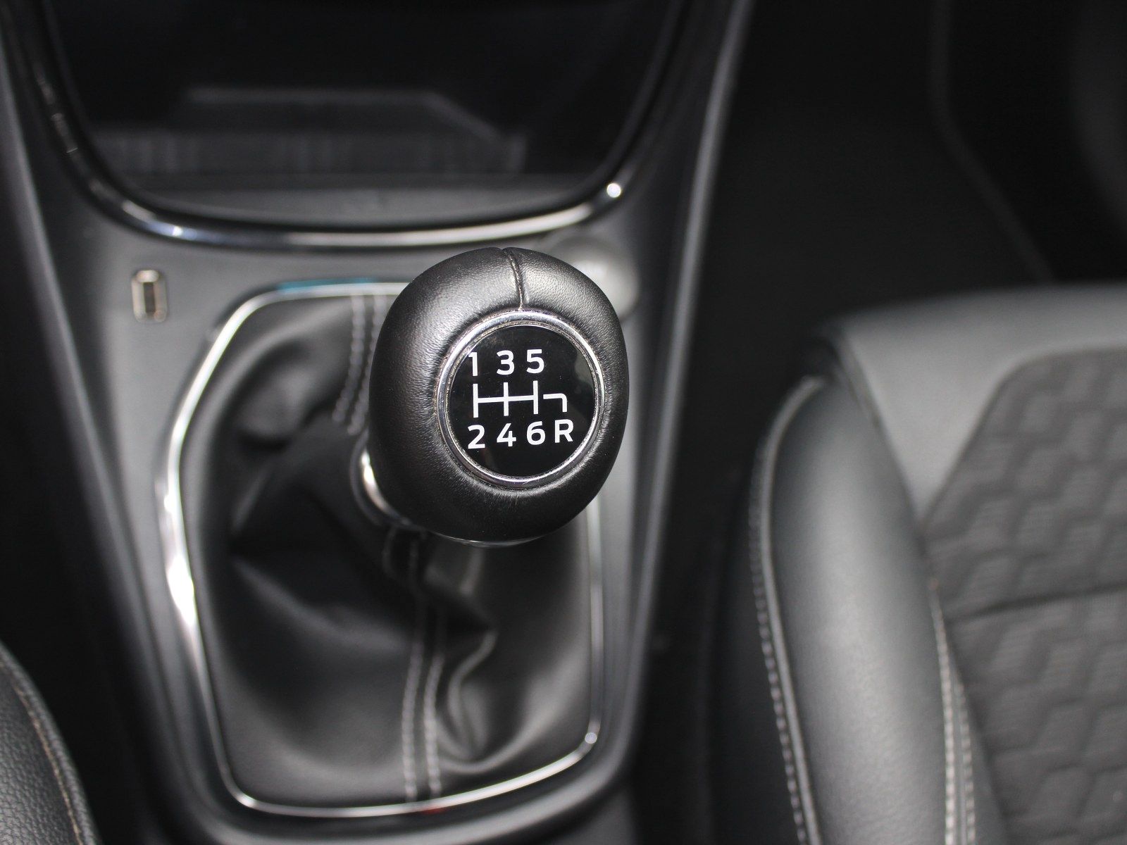 Fahrzeugabbildung Ford Puma Titanium X 1,0 EcoBoost Mild Hybrid