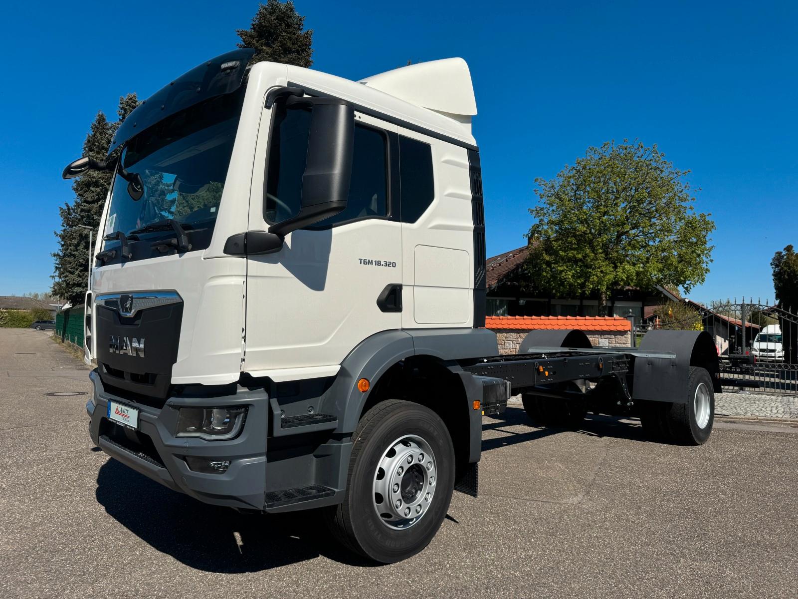 MAN TGM 18.320 4x2 LL CH, Luft/Luft, Tageszul.
