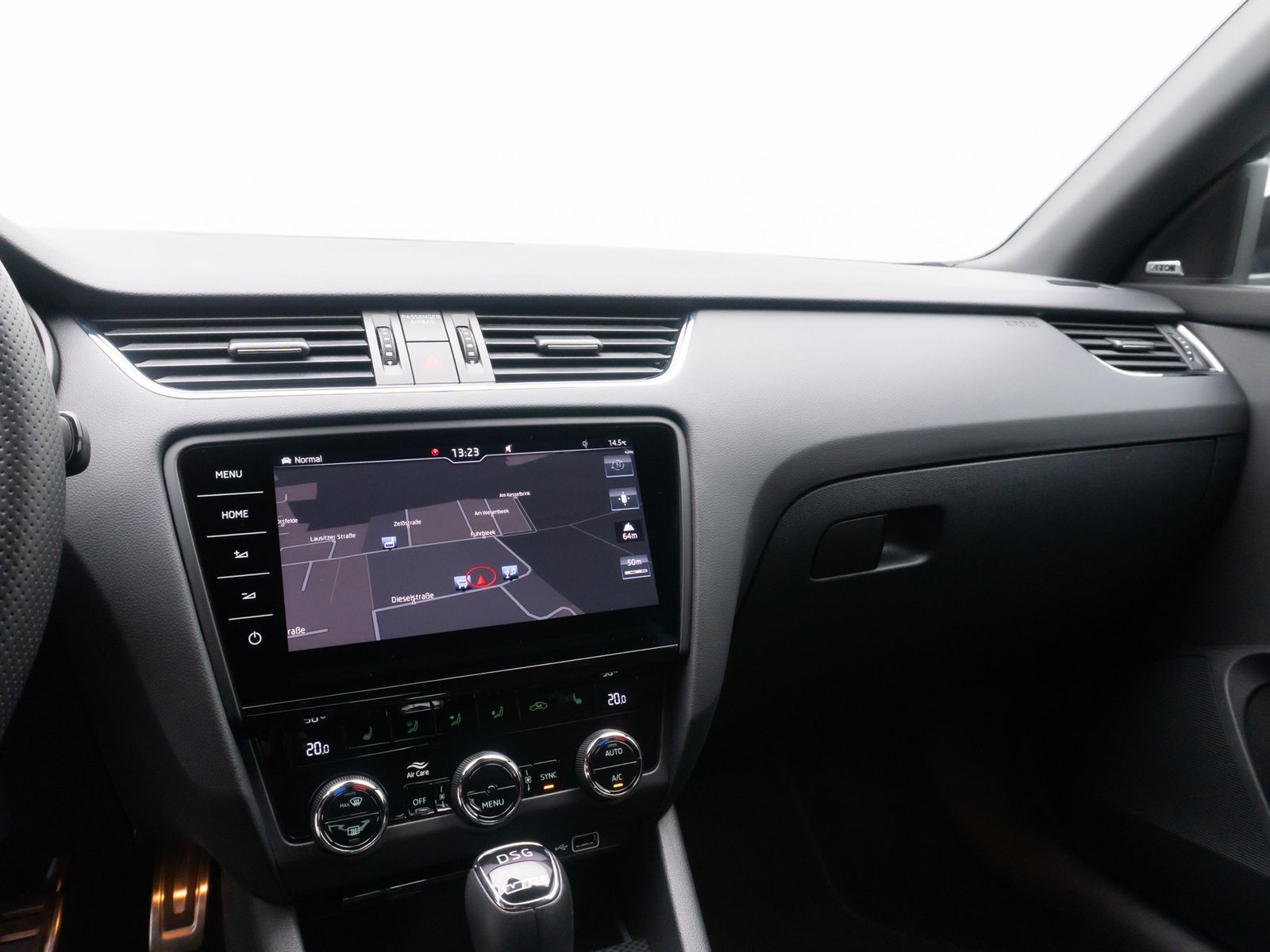 Fahrzeugabbildung SKODA Octavia RS 60 ACC Kamera SoundSys Memory DAB 18"