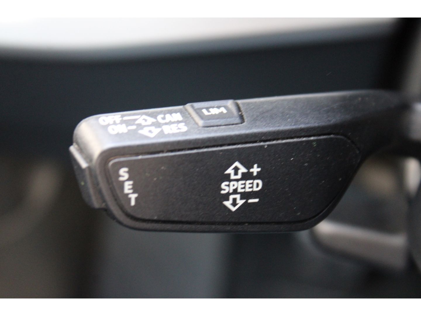 AUDI A4 Avant basis ultra 2.0 TDI Bi-Xenon Navi GJR G - Image 16