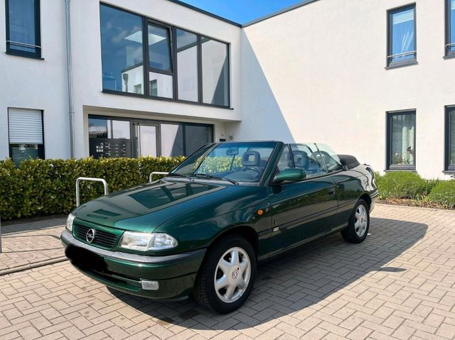 Opel Astra F 1,6 Bertone Cabrio Grün mit A...