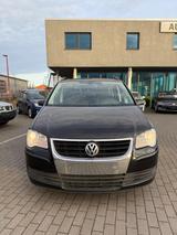 Volkswagen Touran United 7-Sitzer - Volkswagen Touran: United