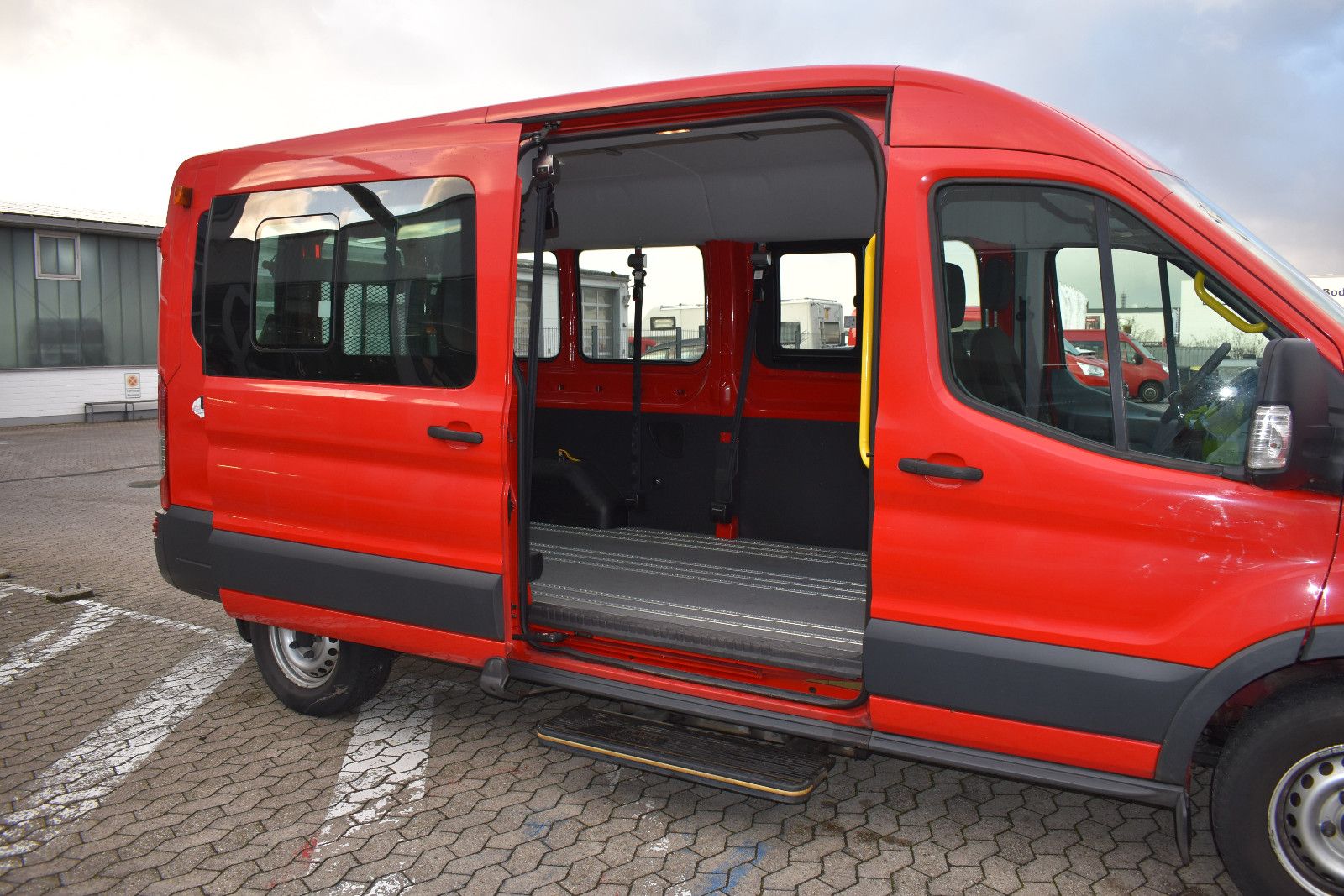 Fahrzeugabbildung Ford Transit Kombi L3 Behindertengerecht *7076 KLIMA