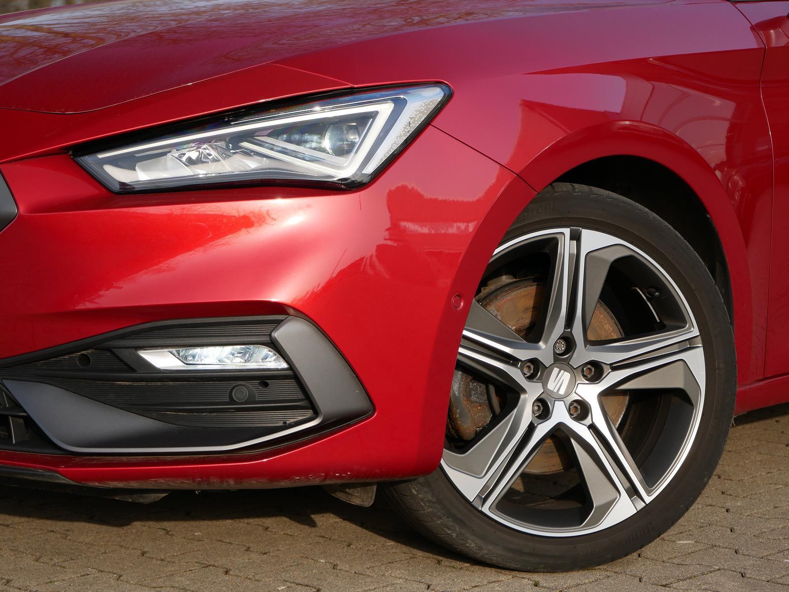 Seat Leon ST 1.5 eTSI FR ACC+SHZ+PANO+STANDHEIZ+NAVI