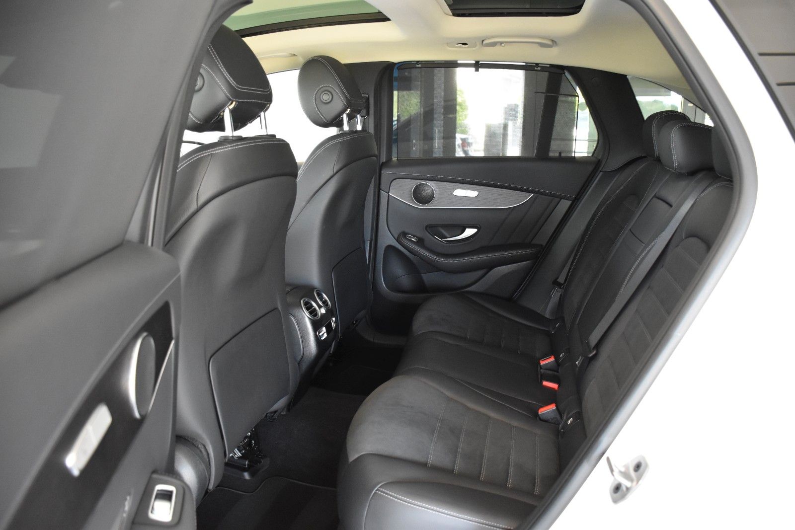 Mercedes-Benz GLC 300 de 4Matic 9G AMG LINE PANO AHK LED NIGHT foto 18