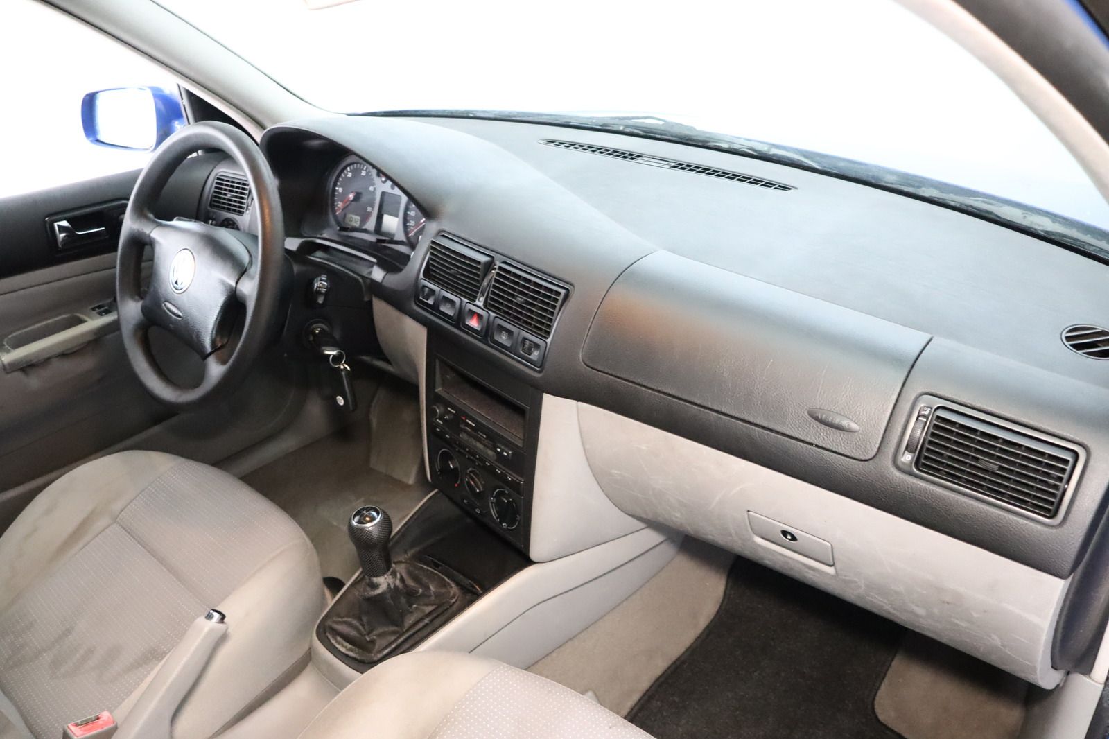 Fahrzeugabbildung Volkswagen Golf 1.9TDI Special * Klima *  SHZ