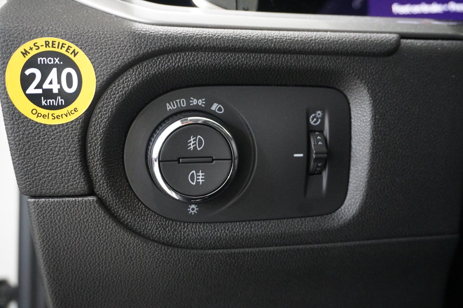 Fahrzeugabbildung Opel Grandland (X) 1.6T GSe HYBRID 4X4 NAVI/LED/SPORT