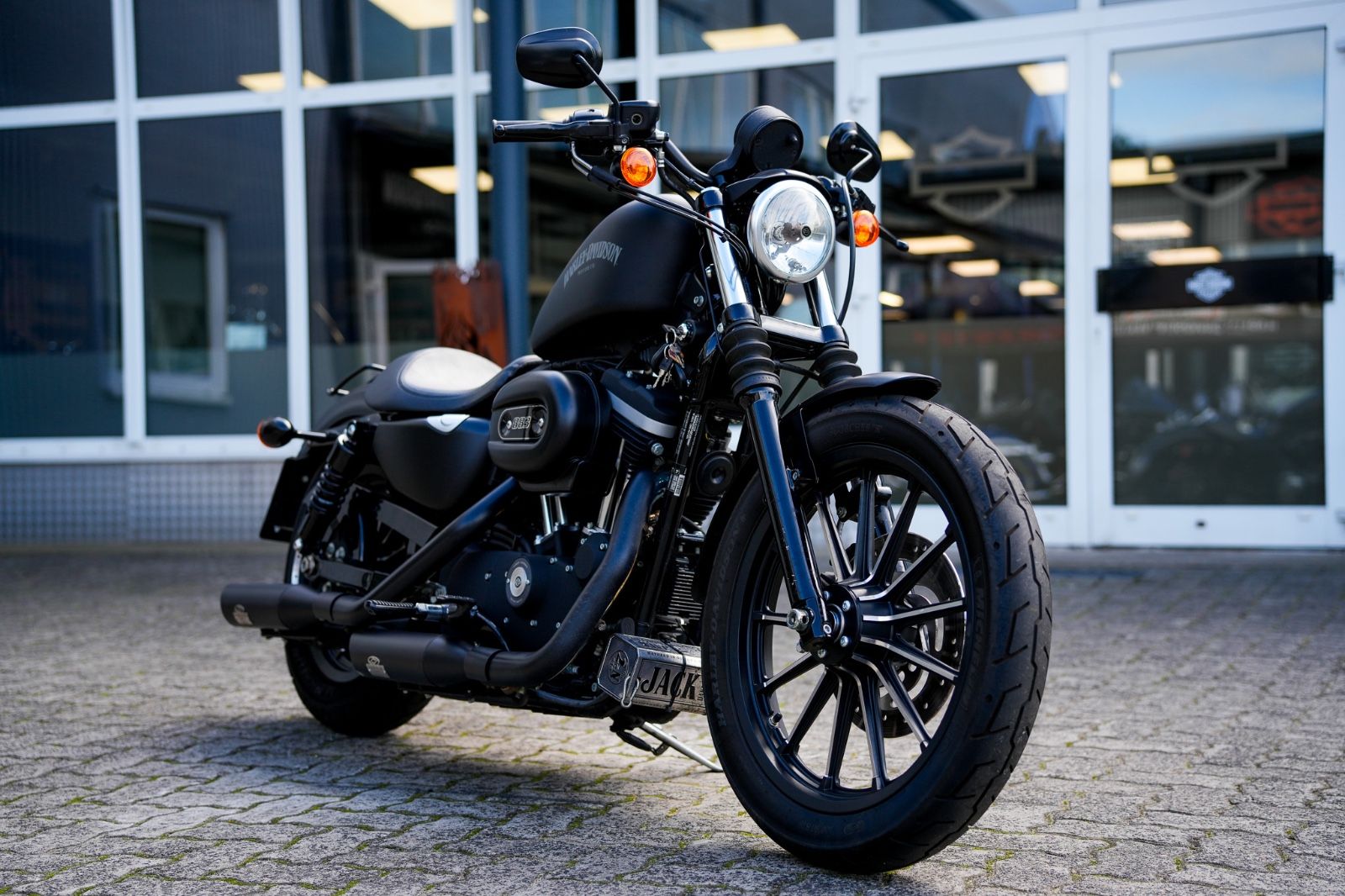 Fahrzeugabbildung Harley-Davidson XL883N Sportster Iron 883 - Jekill - 1. Hand
