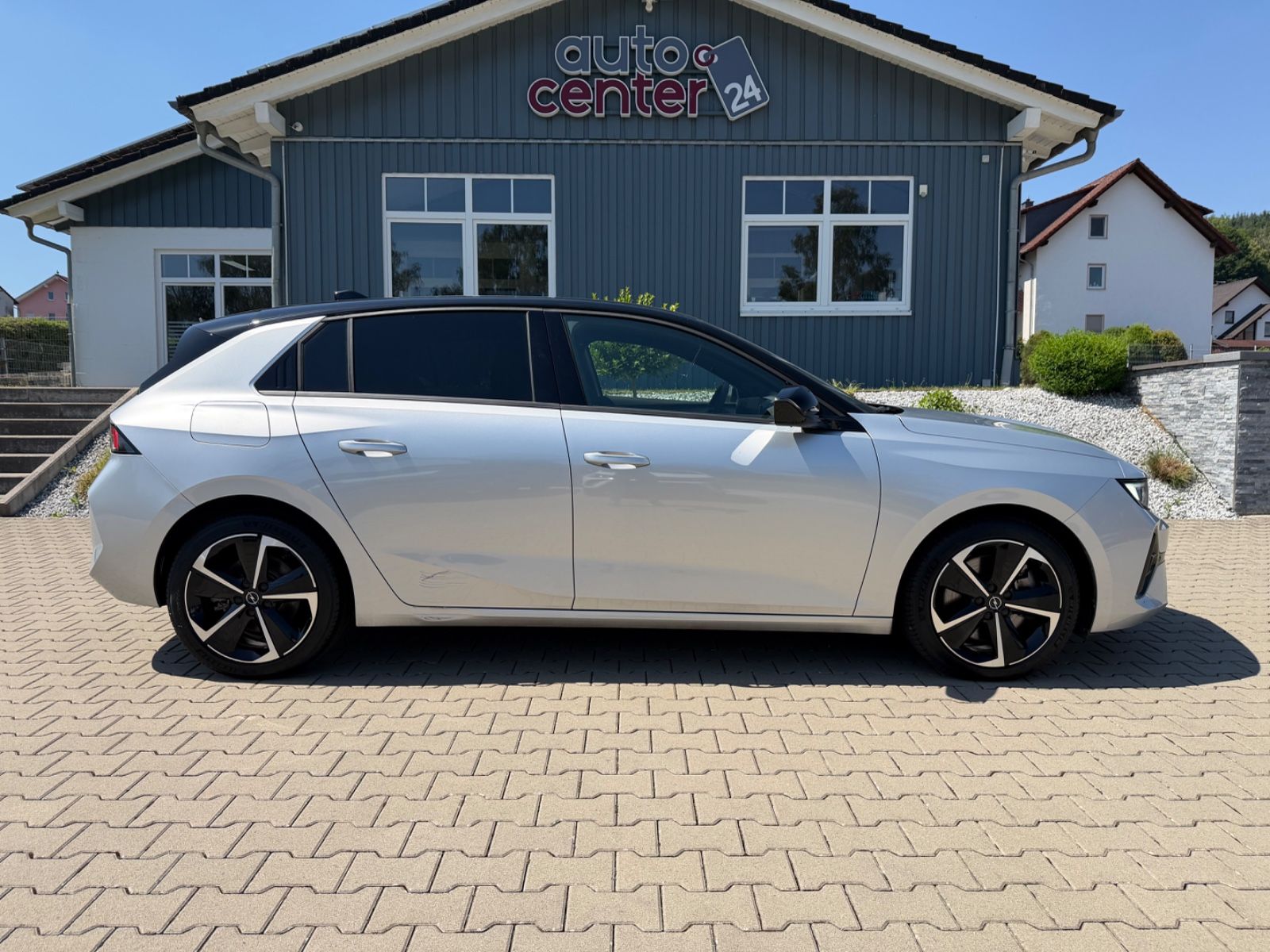 Fahrzeugabbildung Opel Astra 1.6 Hybrid°180 PS°GS Line°Kamera°Leder°LED