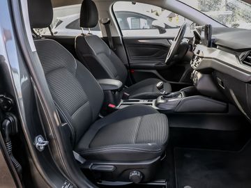 Ford Focus Turnier 1.0 Titanium Kamera Navi LED