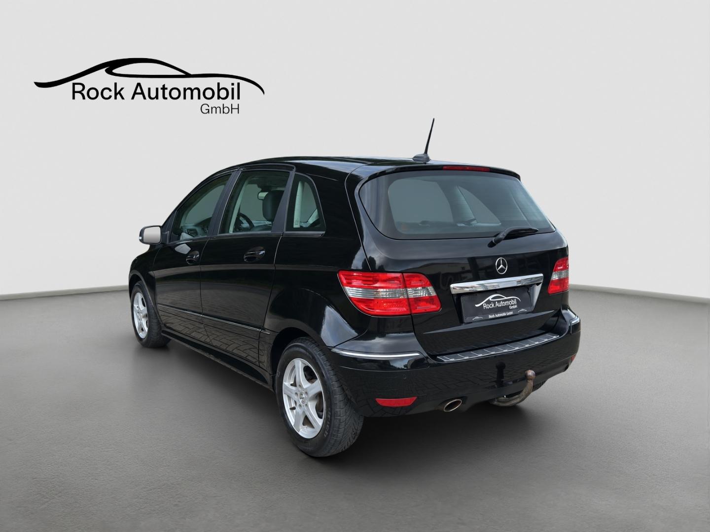 Mercedes-Benz B 180 8G KLIMA AUTOMATIK PANO TEMPO SHZ TÜV NEU