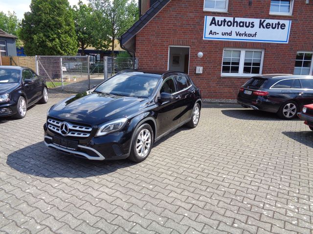 Mercedes-Benz GLA 200 Autom., Kam. Navi.LM, Keyl.LED,Met. PTS,