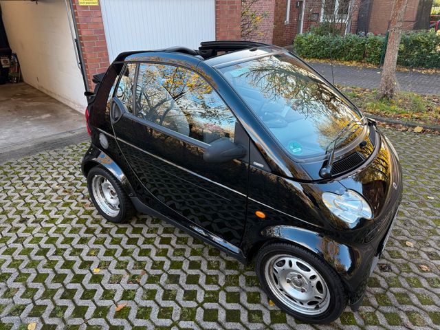 Smart Fortwo 450 Cabrio/schwarz/Top gepfle...