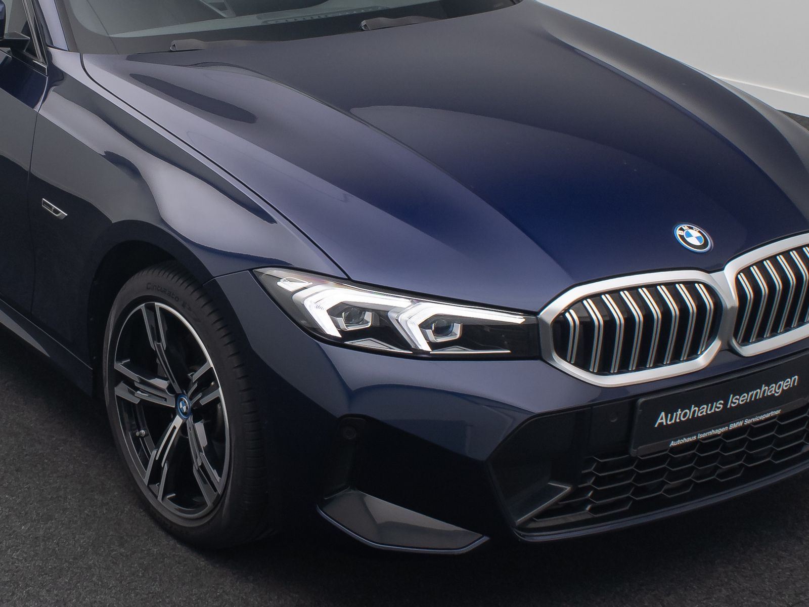 Fahrzeugabbildung BMW 320e M Sport DAB PDC Widscreen Individual 18Zoll