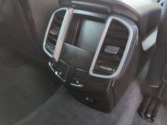 PORSCHE Cayenne Platinum Edition Bose~Pano~PorscheScheck