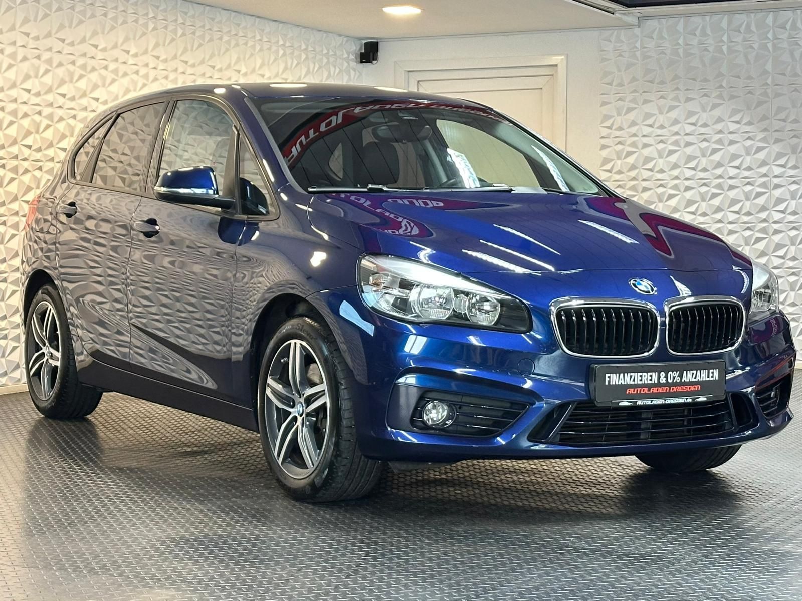 BMW 220i Active Tourer SPORTLINE* AHK#SHZ#NAVI#TEMPO - Image 2