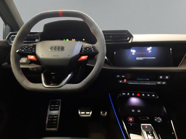 Fahrzeugabbildung Audi RS 3 Limousine Matrix SONOS PANO Kamera HuD