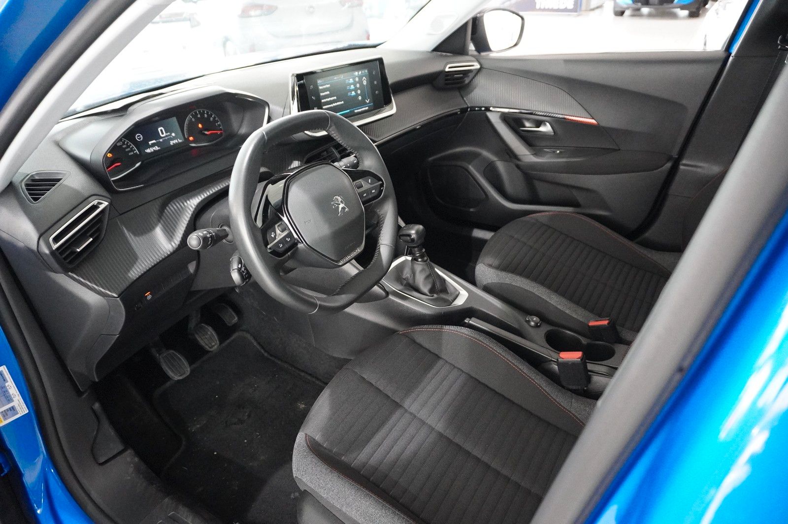 Fahrzeugabbildung Peugeot 2008 1.2 PURETECH NAVI/SHZ/KAMERA/TEMP/DAB+