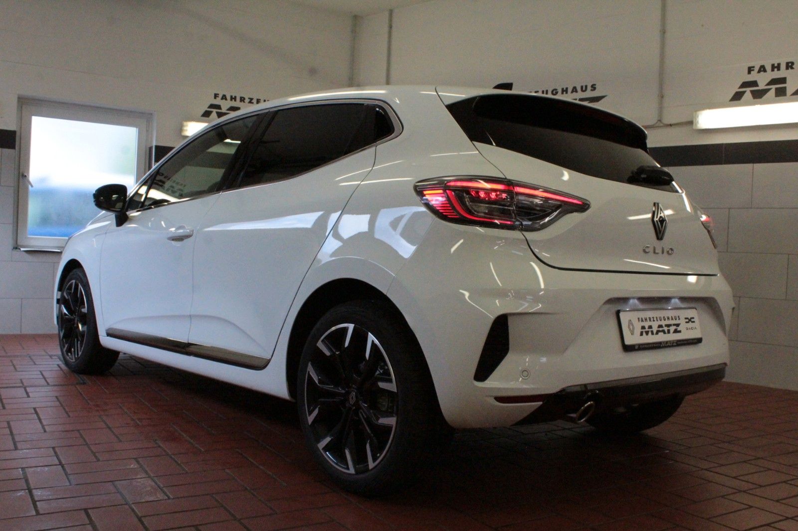 Fahrzeugabbildung Renault Clio TCe 90 Techno *Winter-*&*Look-Paket*