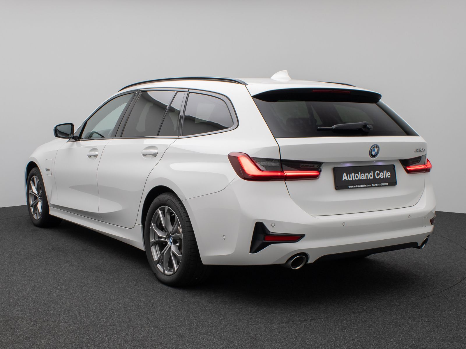 Fahrzeugabbildung BMW 320e  Sport Line DAB HiFi CockPitPro PDC Alarm