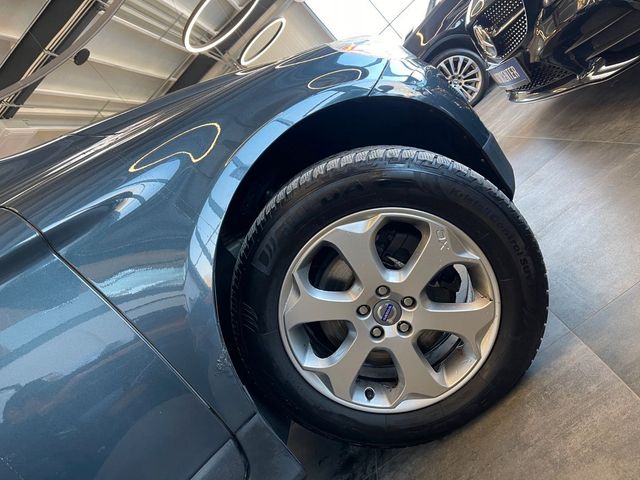 Volvo XC60 Momentum AWD *BI-XENON*PANO*NAVI*PDC*AHK*