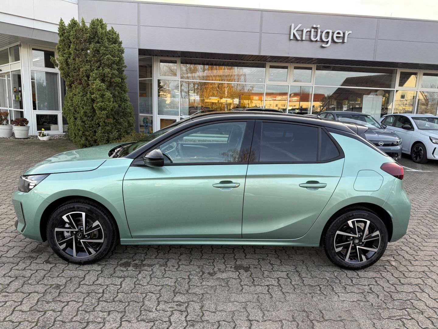 Fahrzeugabbildung Opel Corsa F YES SHZ+LHZ+Allwetter