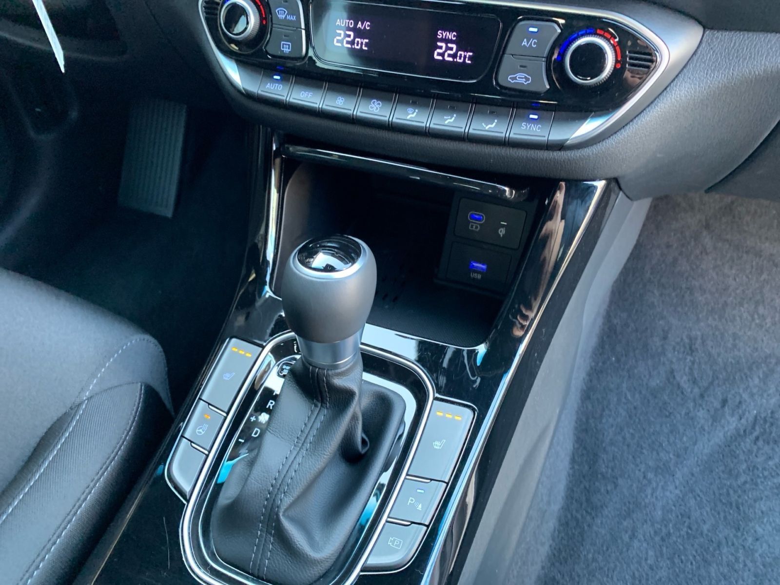 Fahrzeugabbildung Hyundai i30 Kombi 1.0 T-GDI 7-DCT Advantage LED Navi