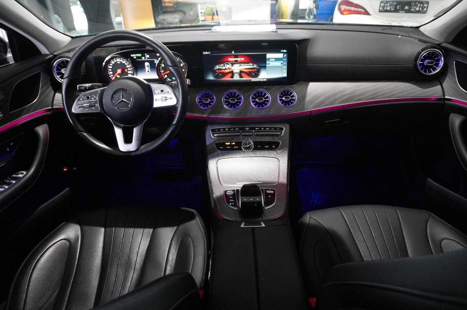 Fahrzeugabbildung Mercedes-Benz CLS 450 4MATIC 9G-TRONIC NAVI/360°/LED/HUD/AHK