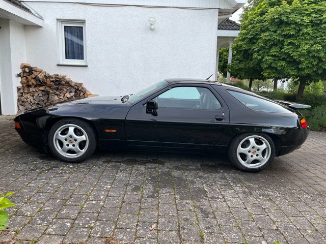 Porsche 928 GT