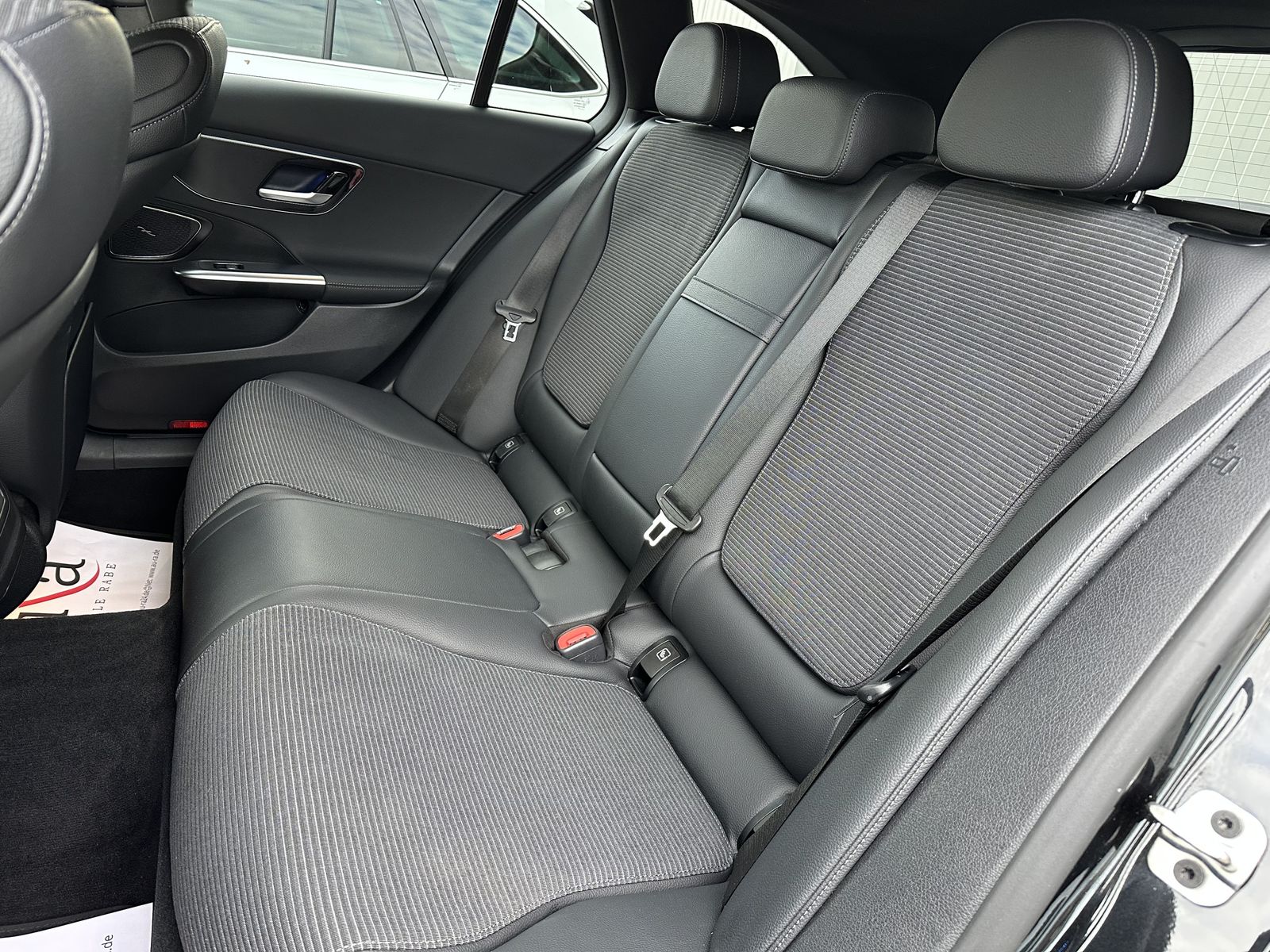 Fahrzeugabbildung Mercedes-Benz C 200d T Avantgarde NAV+LED+KAM+CARPLAY+VC+17ZO