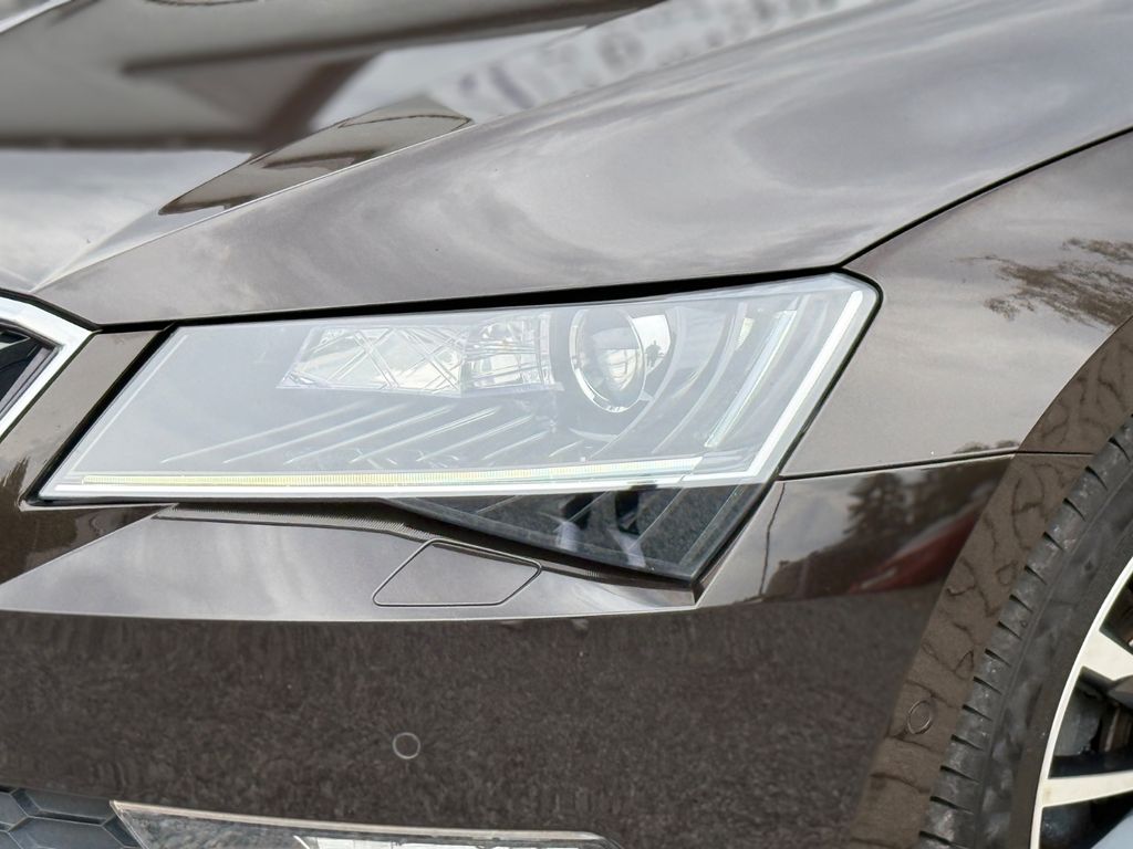 SKODA Superb – Bild 20 von 25