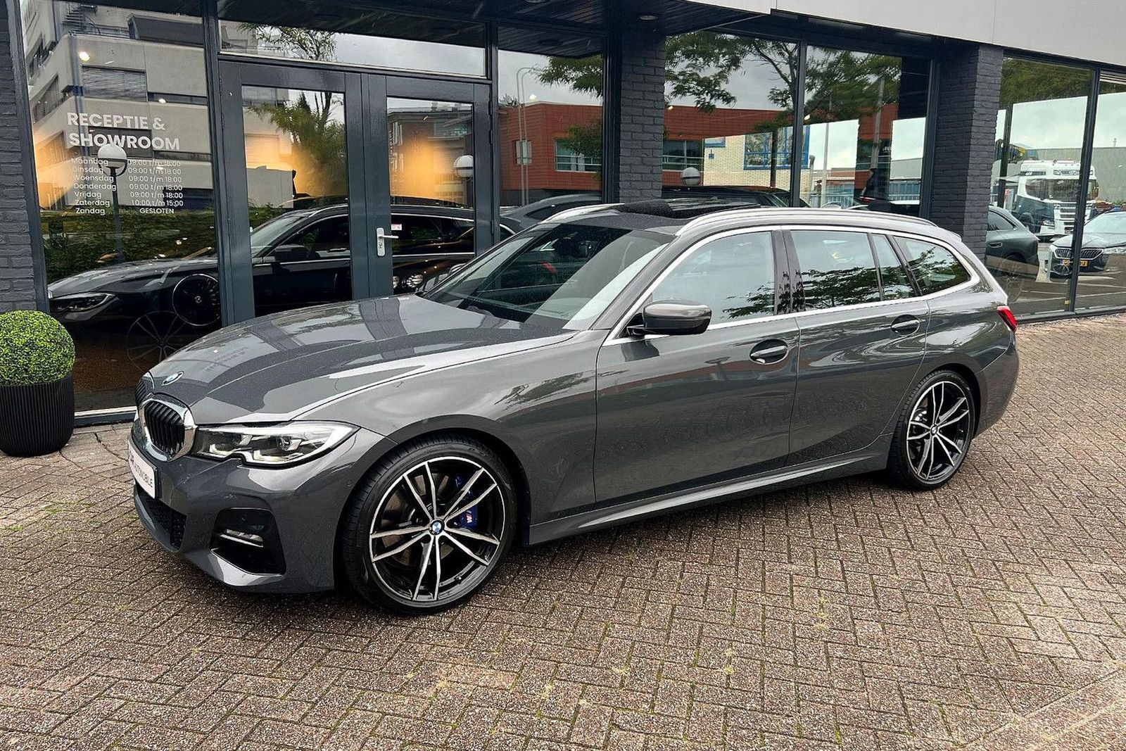 BMW 330 3-serie Touring 330i High Executive Edition imagem 2