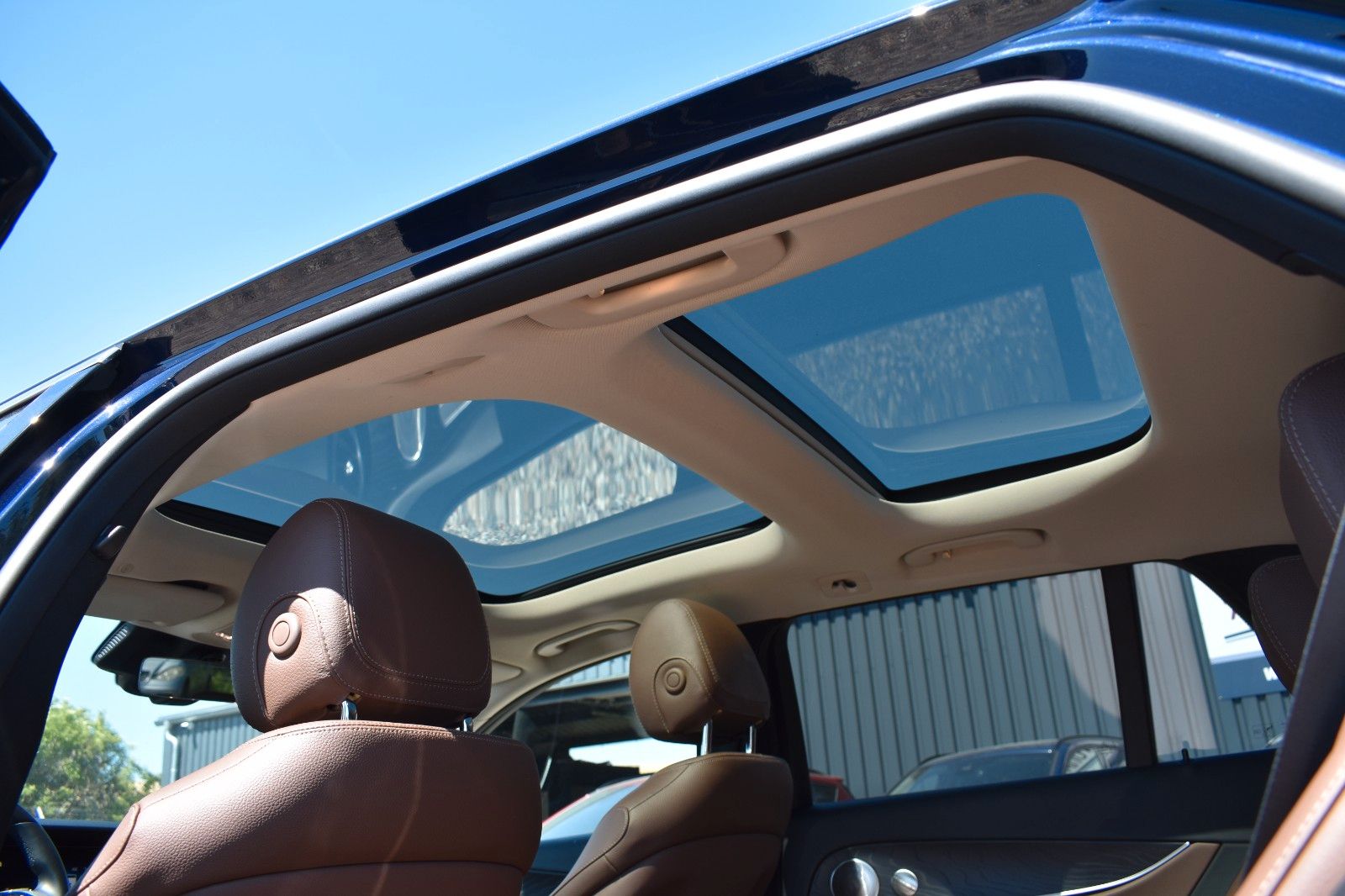 Fahrzeugabbildung Mercedes-Benz E 400 d T-Modell 4Matic AHK Burmester Leder
