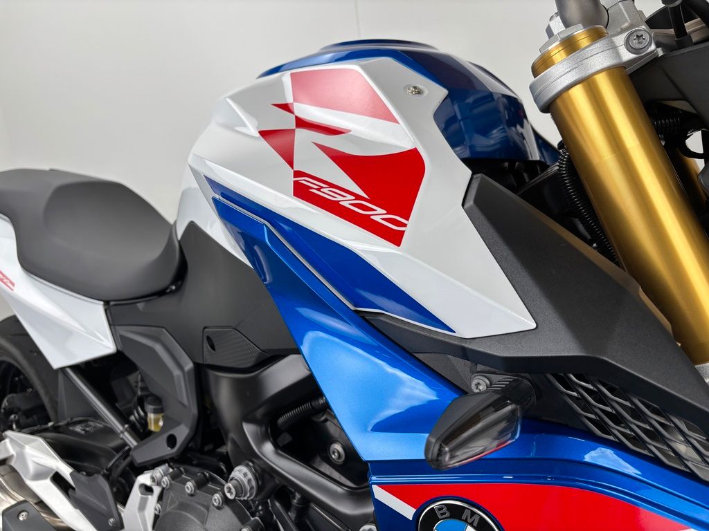 Fahrzeugabbildung BMW F900 R *TOP-ZUSTAND *SERVICE NEU