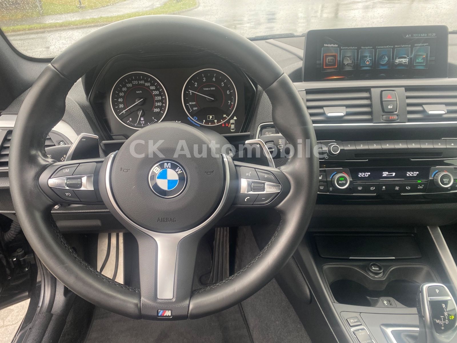 Fahrzeugabbildung BMW 220i Coupe M-Sport/Shadow-Line/Navi/Leder/Bi-Xen