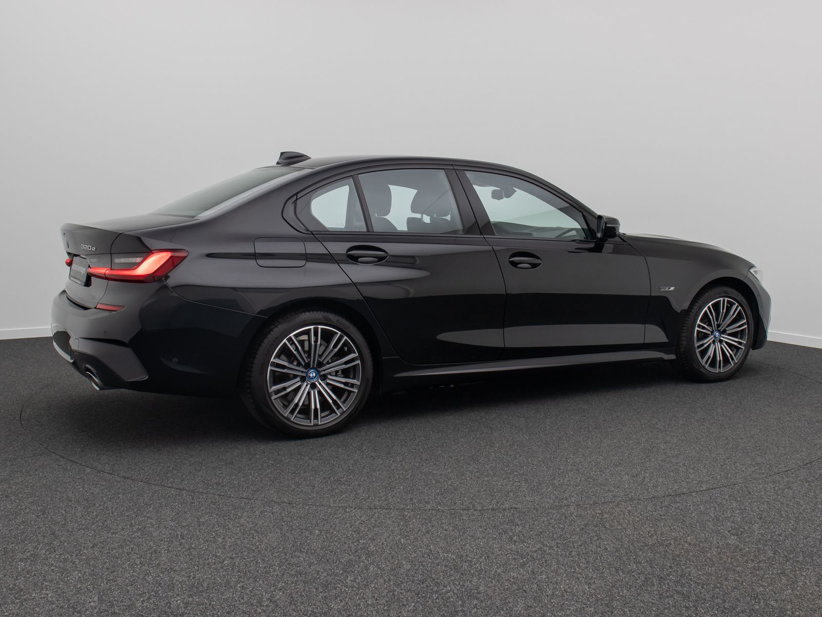 Fahrzeugabbildung BMW 320e M Sport Kamera DAB Alarm Parkassistenzsyst