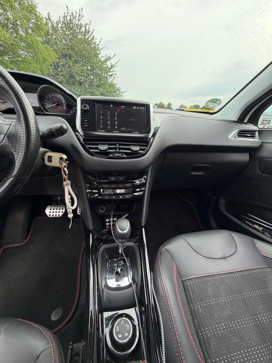 Peugeot 2008 GT-Line Edition PureTech 110 EAT6 GT-Li...