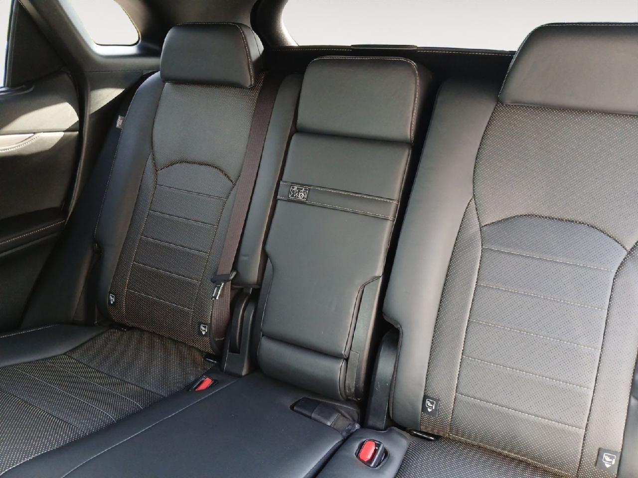 Fahrzeugabbildung Lexus RX 450h AWD