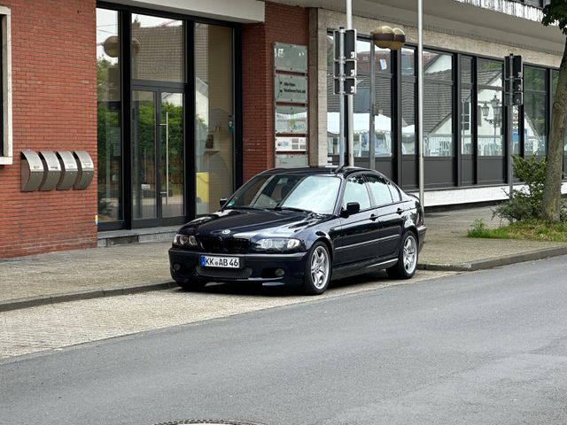 BMW 320i -