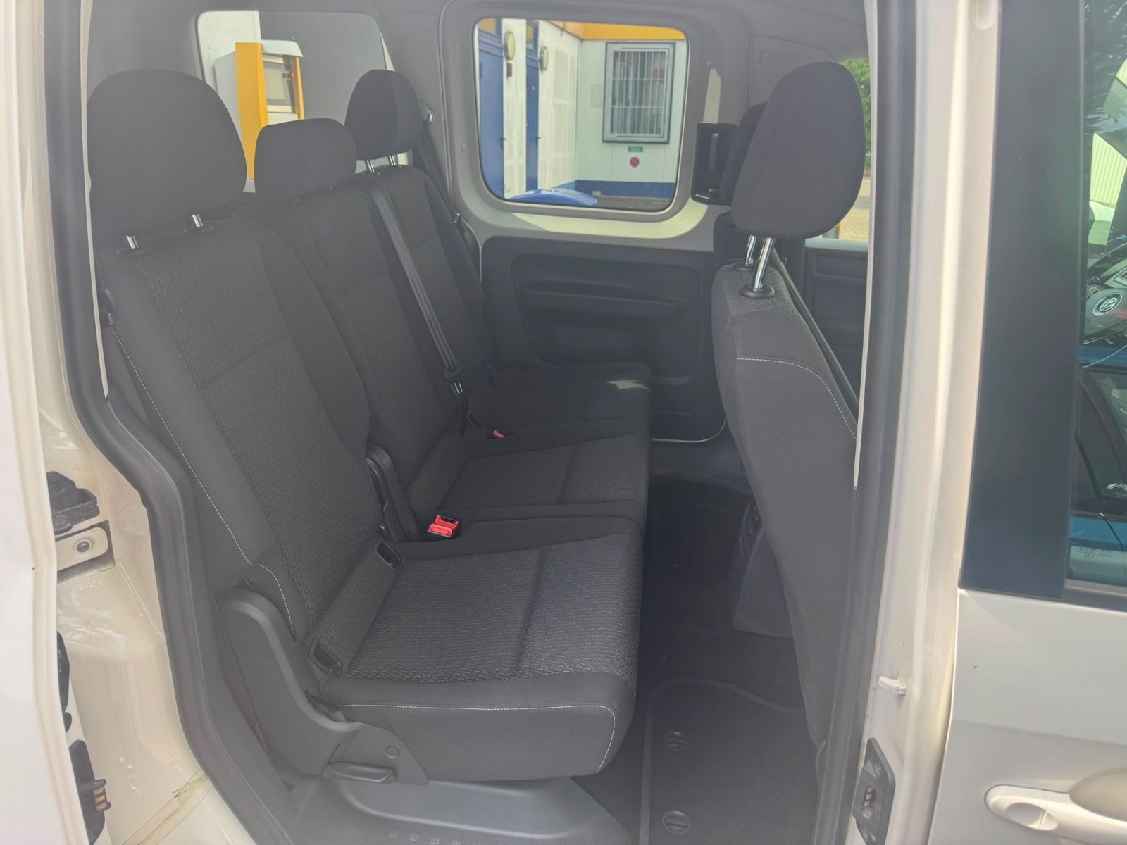 Fahrzeugabbildung Volkswagen Caddy PKW BMT Navi+Bluetooth+Sitzheizung