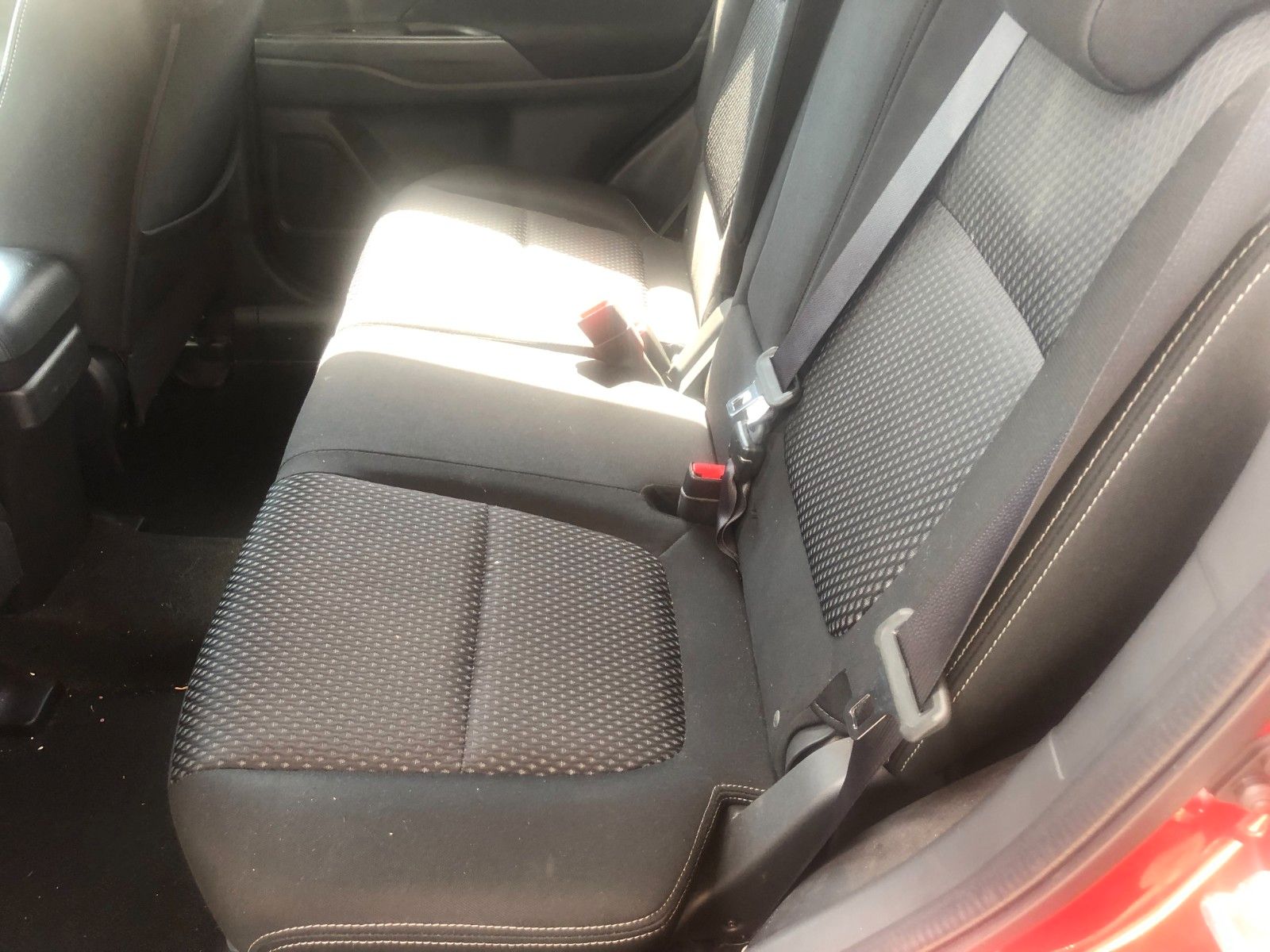 Fahrzeugabbildung Mitsubishi Outlander Edition 100 2WD Hagelschaden