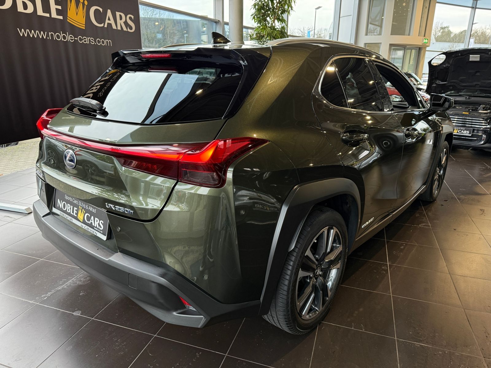 Fahrzeugabbildung Lexus UX 250h  Style Edition MY22 LED KAM DAB+