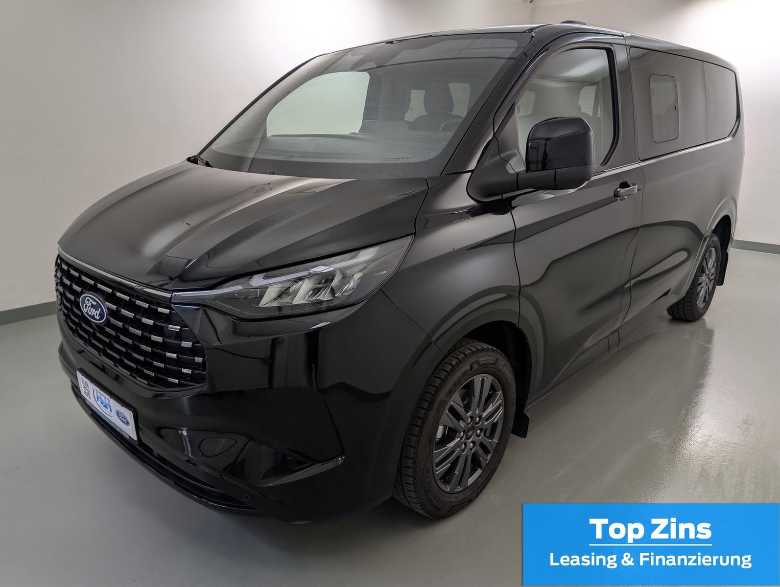 Ford Tourneo Custom 2.5 PHEV L1 Titanium AHK+GJR+SHZ imagem 2