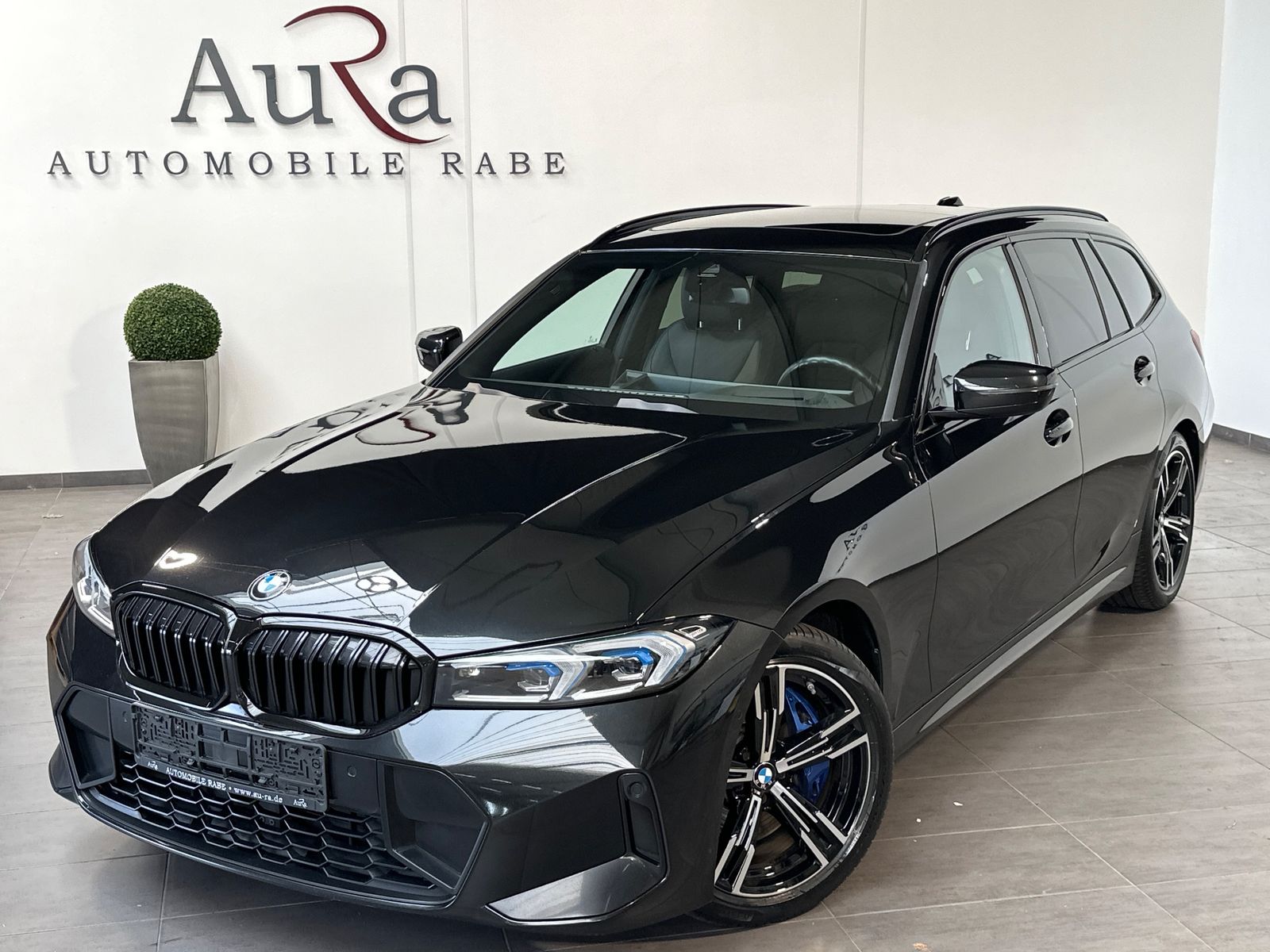 Fahrzeugabbildung BMW 320d Touring M-Sport NAV+LED+PANO+SHZ+PDC+DAB