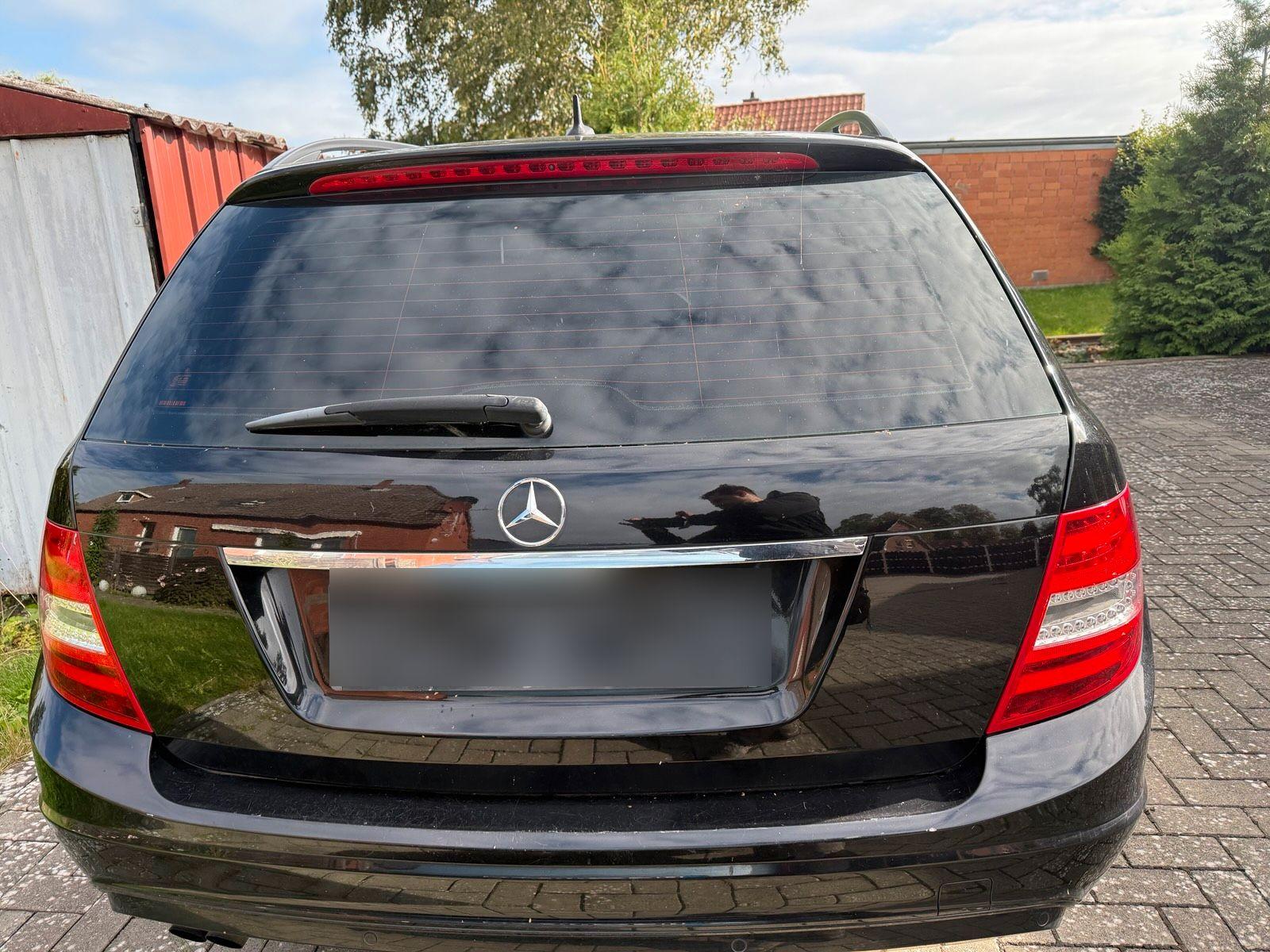 Mercedes-Benz C200 2011 — photo 7