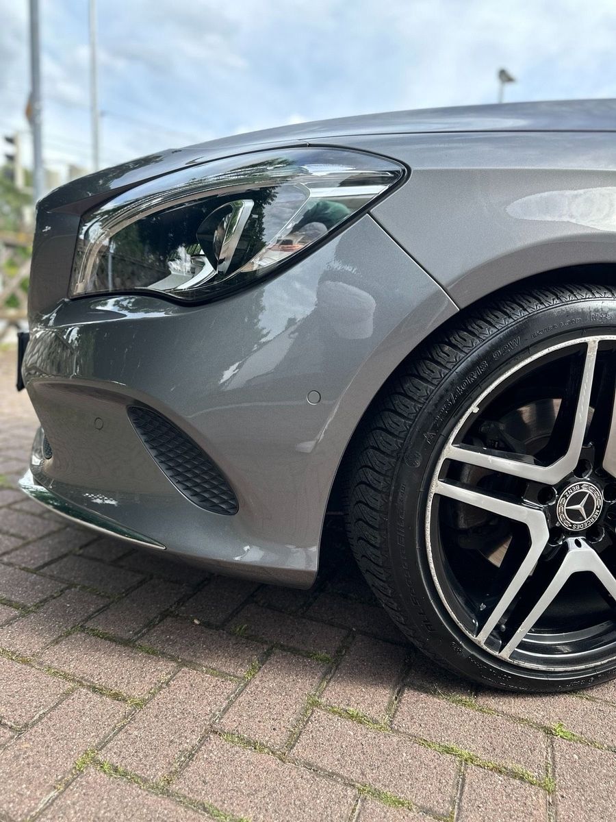 MERCEDES-BENZ Mercedes-Benz CLA 180 Limousine