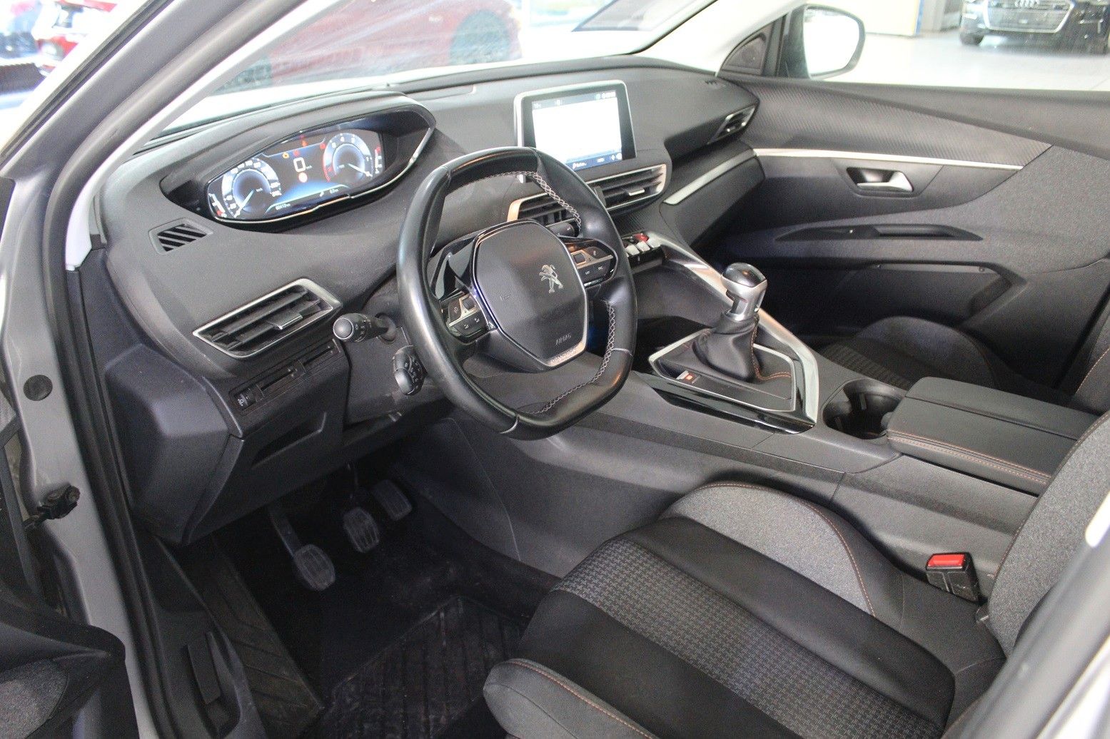 Fahrzeugabbildung Peugeot 3008 1.2T Active NAVI/LED/PDC/SPURASS./TEMPOMAT