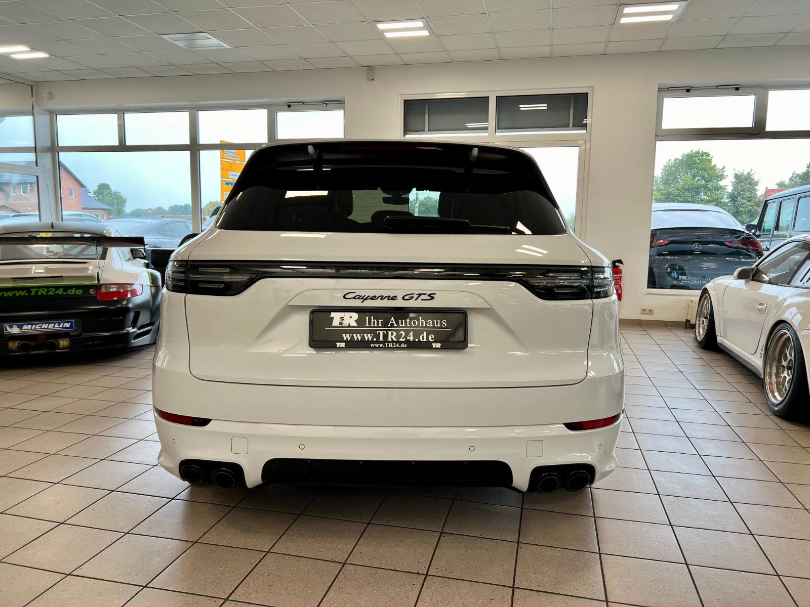 Fahrzeugabbildung Porsche Cayenne GTS Panorama, AHK, 21Zoll, SportChrono