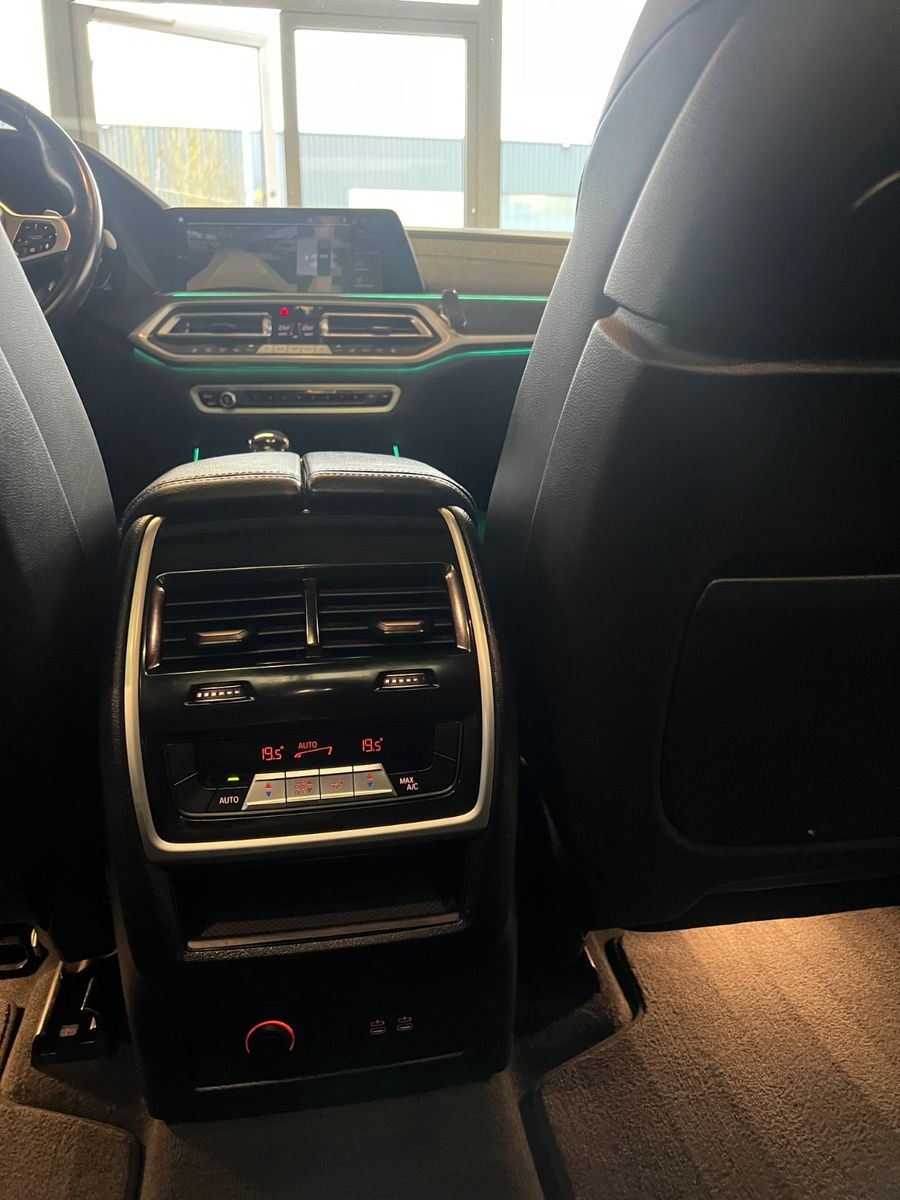 Fahrzeugabbildung BMW X7 xDrive 40 d M Sport *SKY LOUNGE*LASER*
